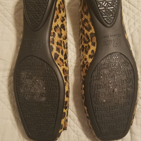 Anne Klein flats - Picture 3 of 9